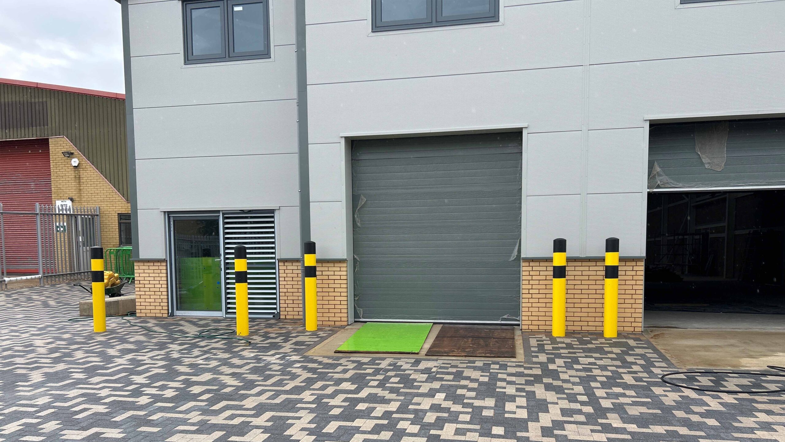 Vitesse House Warehouse Exterior