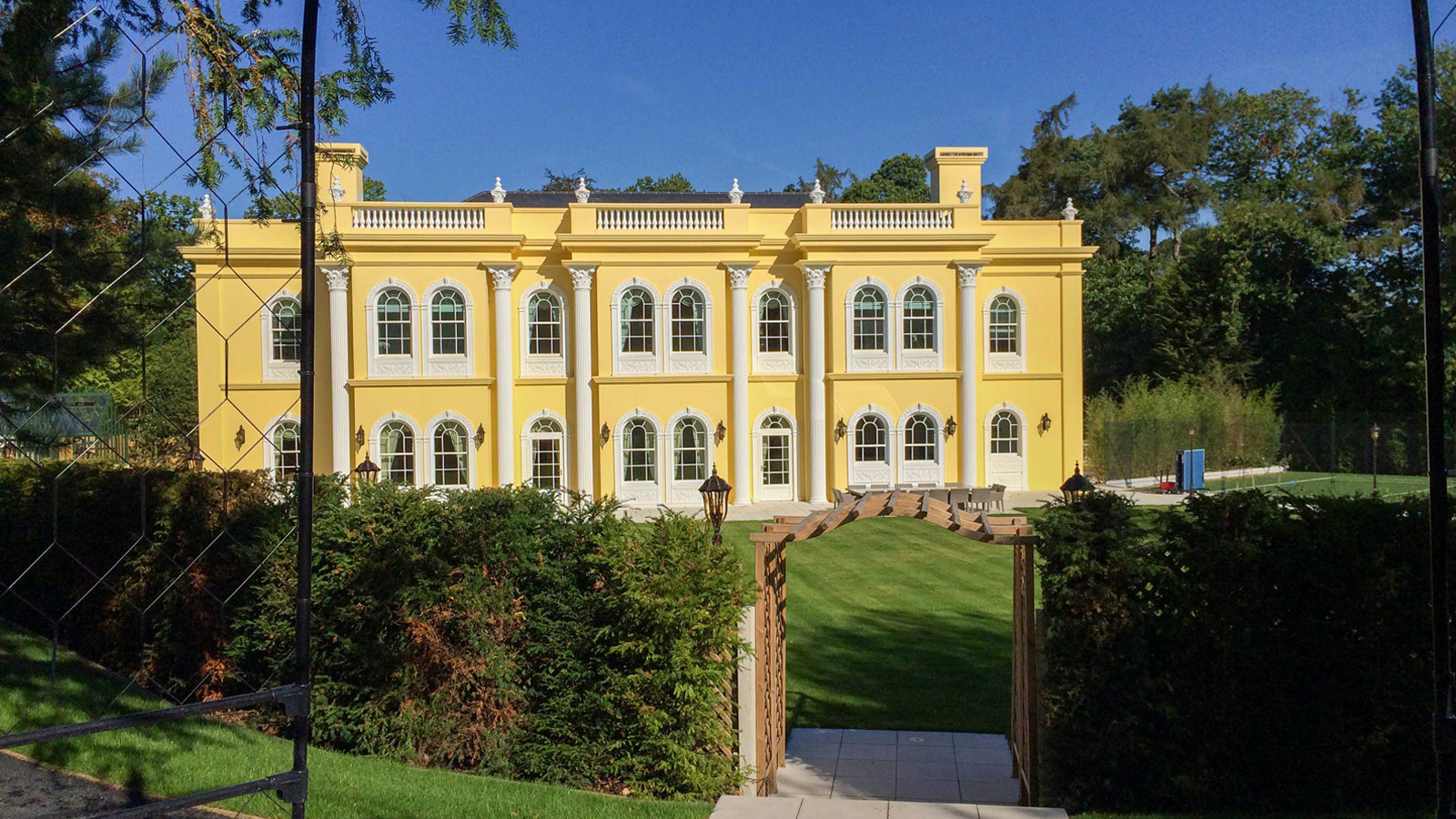 Hartswood Mansion Slider Image 1